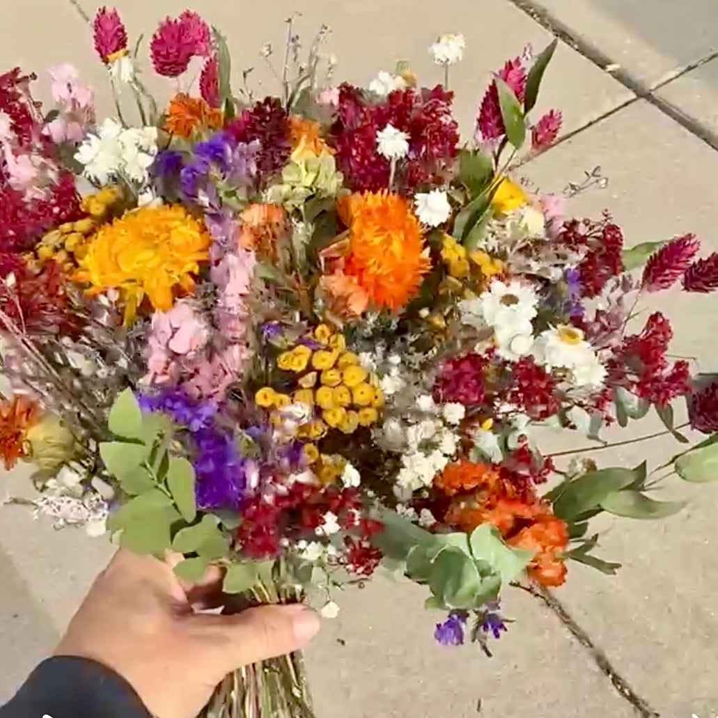 sunset-wildflower-wedding-bouquet-colorful-dried-flowers