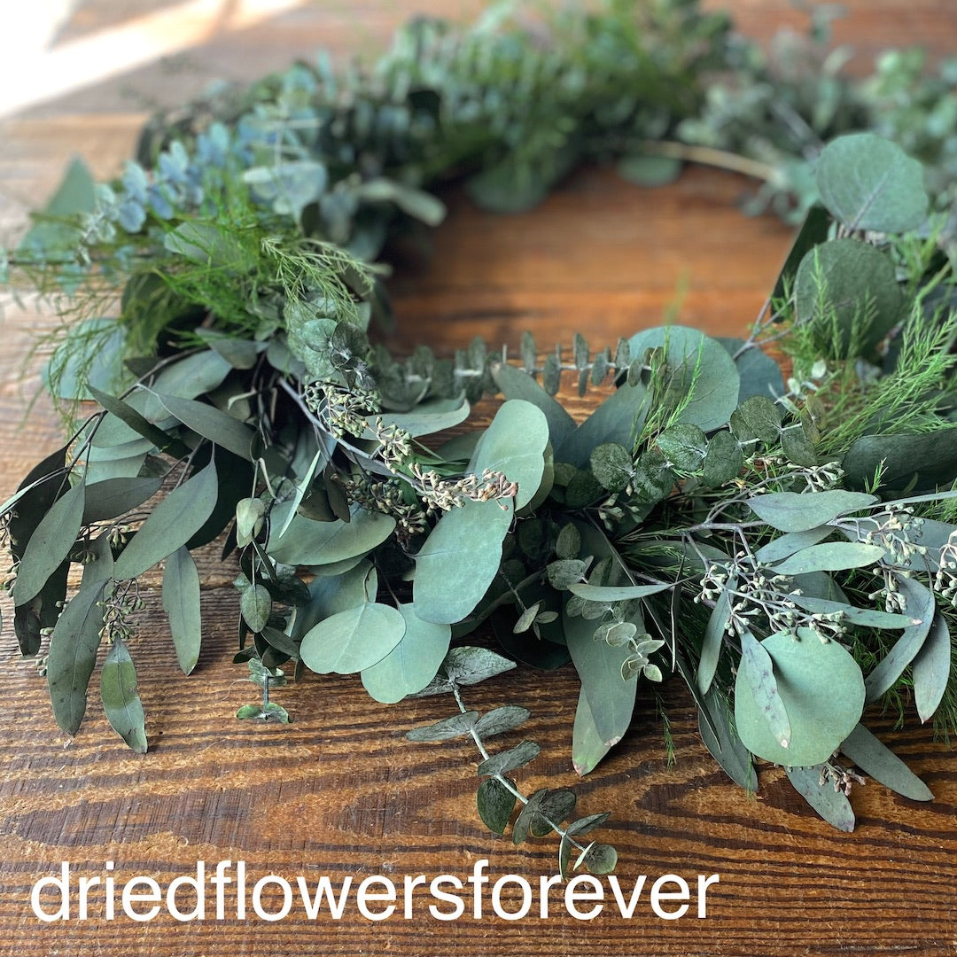 silver dollar seeded eucalyptus table wreath wedding